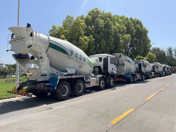 水泥罐車(chē)