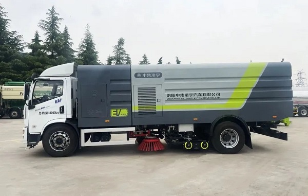 凌宇純電動(dòng)洗掃車的特點(diǎn)詳解！出色在哪？